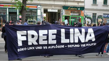 Linke Szene in Wut. Autonome in Leipzig demonstrieren für Lina E., die seit November 2020 in Untersuchungshaft sitzt. Die Frau soll Angriffe auf Rechtsextreme angeführt haben