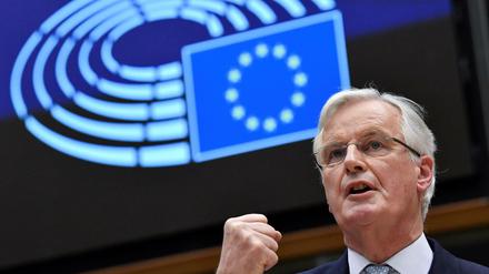 EU-Unterhändler Michel Barnier spricht im Parlament in Brüssel.