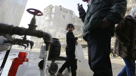Die Versorgung in Aleppo mit Lebensmitteln und Trinkwasser ist immer noch schwierig. 