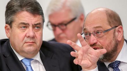 Der SPD-Vorsitzende Sigmar Gabriel und Martin Schulz. 