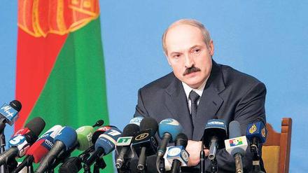Nicht mehr gefragt. Weißrusslands Präsident Alexander Lukaschenko darf nicht mehr in die Europäische Union einreisen, ebenso wie seine beiden ältereren Söhne und Dutzende weitere aus der Führungselite. Foto: Nickolay Petrov/dpa