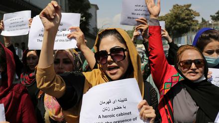Nach der Machtergreifung der Taliban demonstrieren Frauen für Gleichberechtigung in Kabul (Archivfoto).