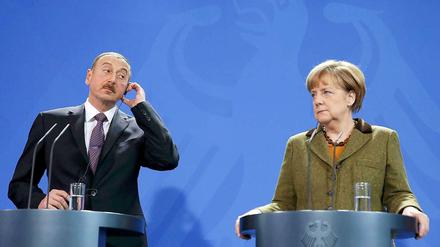 Bundeskanzlerin Angela Merkel und Aserbaidschans Staatspräsident Ilham Alijew.