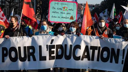 Protest gegen die wechselnden Corona-Maßnahmen an Frankreichs Schulen in Straßburg