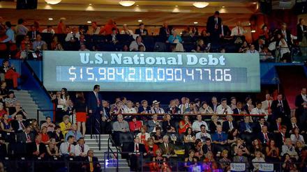 Eine tickende Schuldenuhr, aufgenommen am 30. August 2012 auf dem Parteitag der US-Republikaner in Tampa, Florida.