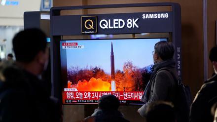 Bericht über einen Raketenentest des Nordens im südkoreanischen Fernsehen (am 14. Januar 2022) 