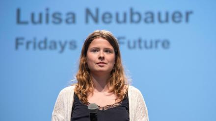 Luisa Neubauer, Mitbegründerin von Fridays for Future, sagt: „Diese Klage ist ein logischer Zusatz zu dem was im letzten Jahr auf den Straßen Deutschlands passiert ist.“ 