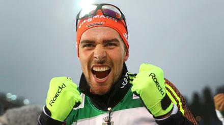 Johannes Rydzek feiert den nächsten Sieg bei der Nordischen Ski-WM.