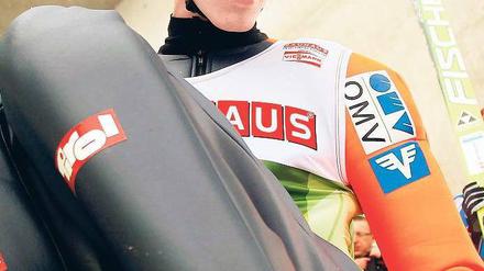 Alte Schule. Gregor Schlierenzauer verzichtete bei seinem Comeback in Innsbruck auf die neue Bindung. Foto: Reuters