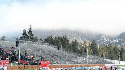 Der Nebel lichtet sich. Die neue Chiemgau-Arena in Ruhpolding empfängt in diesen Tagen die Weltspitze der Biathleten.