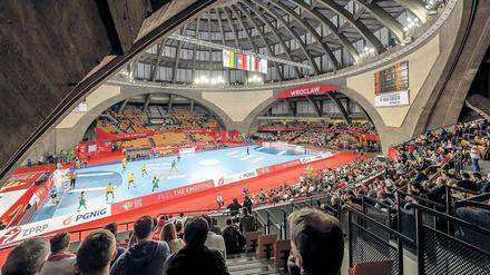 Tradition und Moderne. In Breslau finden Spiele der Handball-EM an einem historischen Ort statt, in der Jahrhunderthalle, die zum Weltkulturerbe zählt. In Krakau ist dagegen eigens für das Turnier eine hochmoderne Arena errichtet worden. Foto: Imago