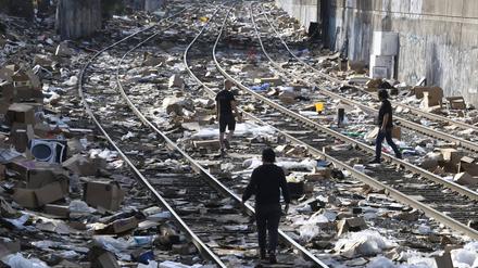 Ein Streckenabschnitt in Los Angeles. Was wirkt wie eine Müllhalde, sind die Überbleibsel unzähliger Überfälle auf Güterzüge.