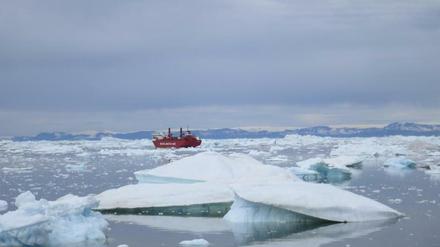 Eine neue Studie zeigt, dass die Hälfte der gesamten Erwärmung der Arktis im späten 20. Jahrhundert durch ozonabbauende Substanzen verursacht wurde. Im Bild Eis, das vom vom grönländischen Jakobshavn-Gletscher abgebrochen ist.