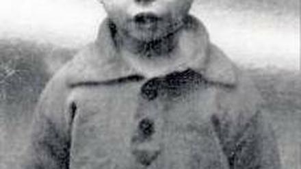 Günther E., „nicht beschulungsfähig“, mit zehn Jahren im Mai 1940 in der Gaskammer des Zuchthauses Brandenburg ermordet.