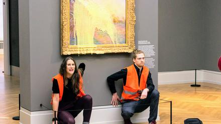 Das Foto entstand nach der Kartoffelbrei-Attacke auf das Monet-Gemälde im Potsdamer Museum Barberini.