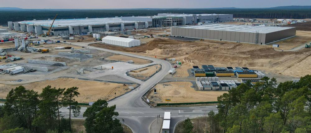 Das Baugelände der Tesla Gigafactory östlich von Berlin. Die Infrastruktur ringsum muss angepasst werden.  