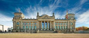 "Dem Deutschen Volke". Vor 20 Jahren zog das deutsche Parlament in den Berliner Reichstag ein.