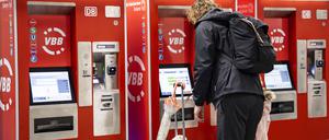 Das Berliner Sozialticket ist unkompliziert am Fahrkartenautomat erhältlich.