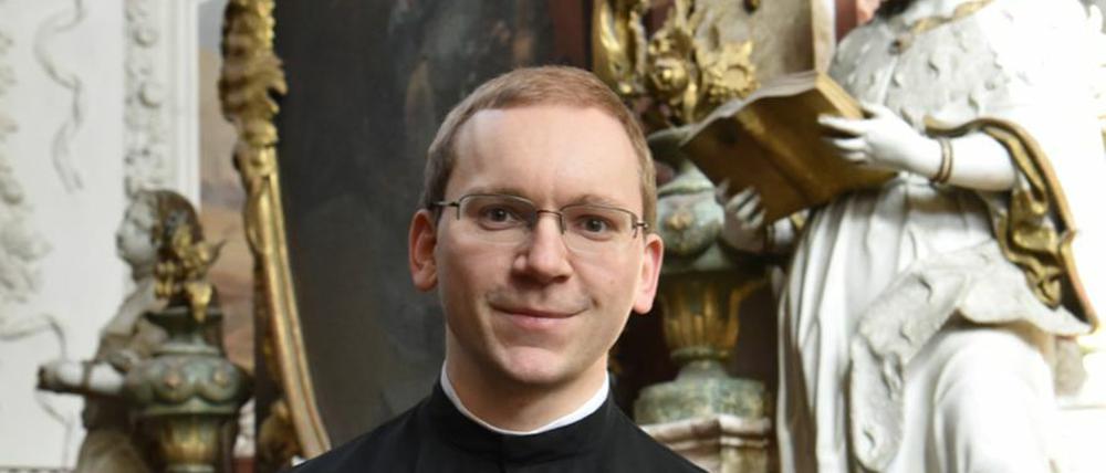 Geistlicher Beistand. Pater Alberich wurde Mönch – und jetzt Priester.