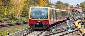 Für ihre Fahrten durch Berlin braucht die S-Bahn immer teureren Strom.