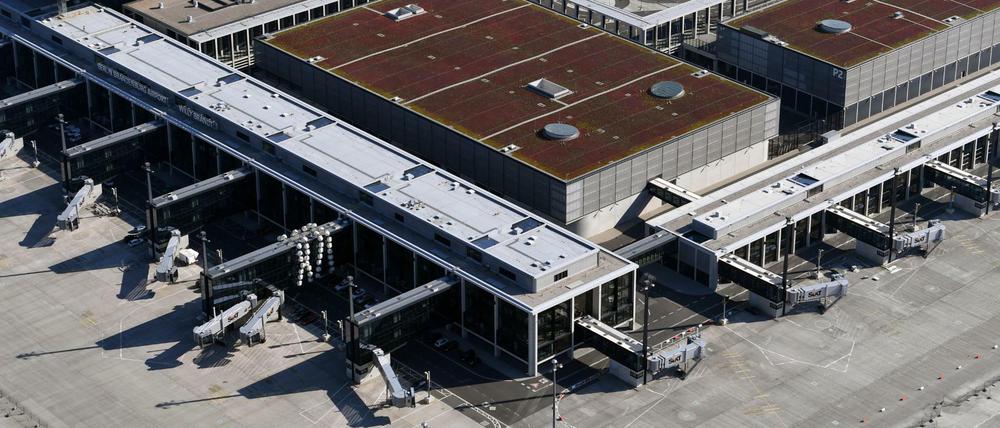 Im Oktober soll der BER endlich öffnen. Doch auch danach wird der Flughafen die Politik weiter beschäftigen.