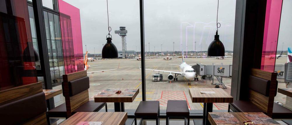Reisebeschränkungen und Sorge vorm Corona-Hotspot Berlin wirken sich stark auf den neuen Flughafen aus.