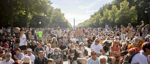 Tausende protestierten am Samstag in Berlin gegen die Corona-Auflagen.