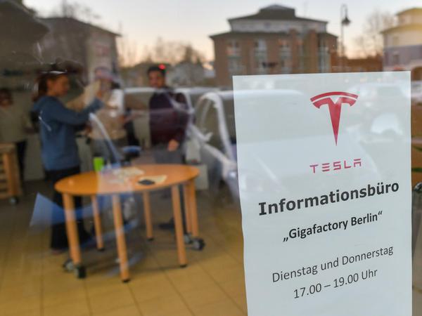 Am Donnerstag hatte das Tesla-Informationsbüro für die „Gigafactory Berlin“ das erste Mal geöffnet.