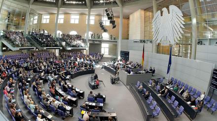 Viel ist schon gesagt worden zu Griechenland - aber noch nicht von jedem. Der Ton im Bundestag jedenfalls wird rauer.