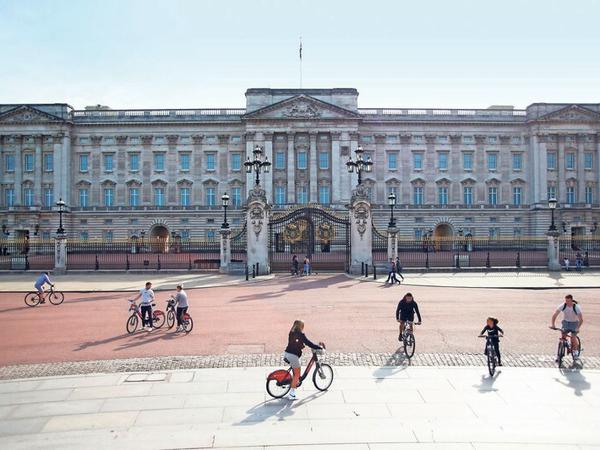 Freie Aussicht für die Queen vor dem Buckingham Palace.