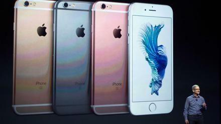 Apple-Chef Tim Cook präsentierte in San Francisco die neuen iPhones 6S und 6S Plus. Sie gibt es nun auch im Farbton Roségold.