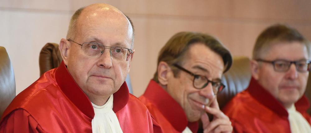 Ferdinand Kirchhof (links) ist Vizepräsident des Bundesverfassungsgerichts, das über die Verfassungsbeschwerden zur Erhebung des Rundfunkbeitrages urteilen wird. 