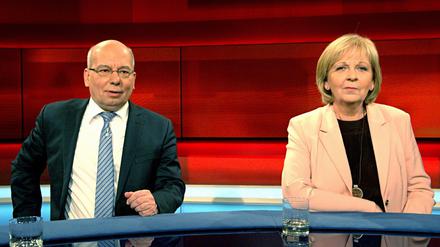 NRW-Ministerpräsidentin Hannelore Kraft (SPD) und Rainer Wendt, Bundesvorsitzender der Deutschen Polizeigewerkschaft, diskutieren im ARD-Talk "Hart aber fair" über Ursachen und Konsequenzen der Ereignisse von Köln.