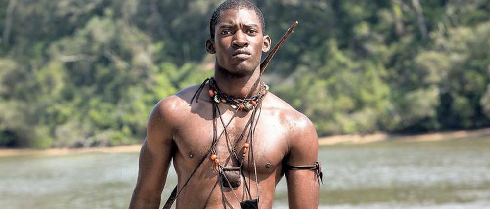 Kämpft um seine Freiheit. Kunta Kinte (Malachi Kirby) wird als Jugendlicher 1767 von britischen Sklavenhändlern aus Gambia nach Amerika verschleppt. Die Erfolgsserie zog 1977 Millionen Zuschauer in ihren Bann. Jetzt kommt das Remake. 