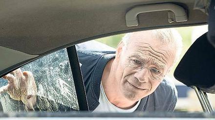 Resigniert und berufsmüde: Kommissar Max Ballauf (Klaus J. Behrendt) agiert ungewohnt ruppig in der „Tatort“-Folge „Mitgehangen“. 