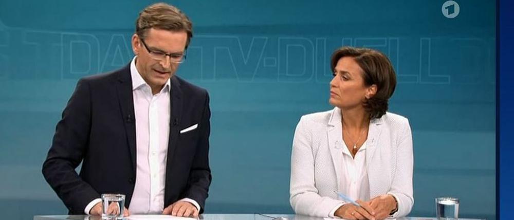 Claus Strunz und Sandra Maischberger eröffneten mit ihren Fragen das "TV-Duell".