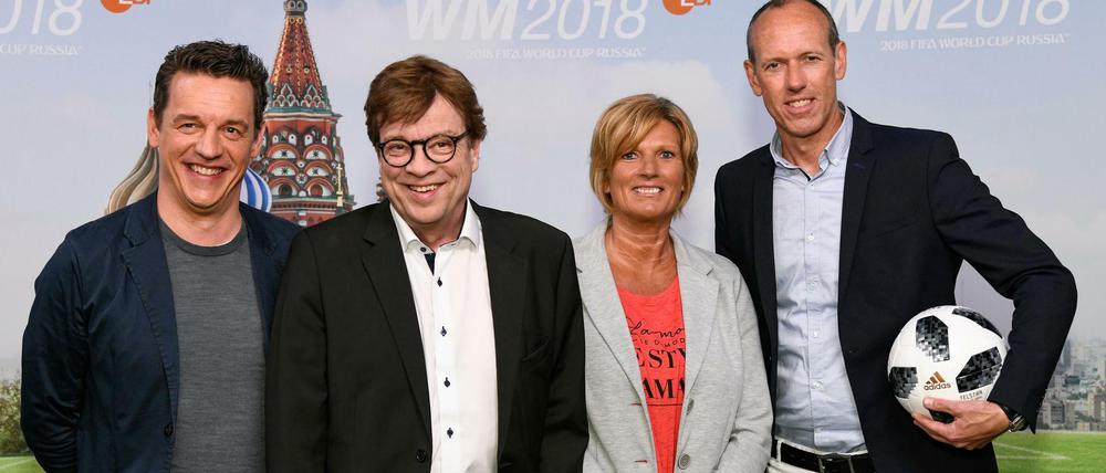 Oliver Schmidt, Béla Réthy, Claudia Neumann und Martin Schneider kommentieren für das ZDF.
