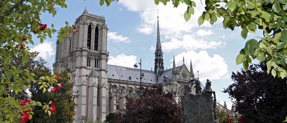 Paris hat etwas von seinem mittelalterlichen Charakter behalten. Notre-Dame trägt dazu viel bei.