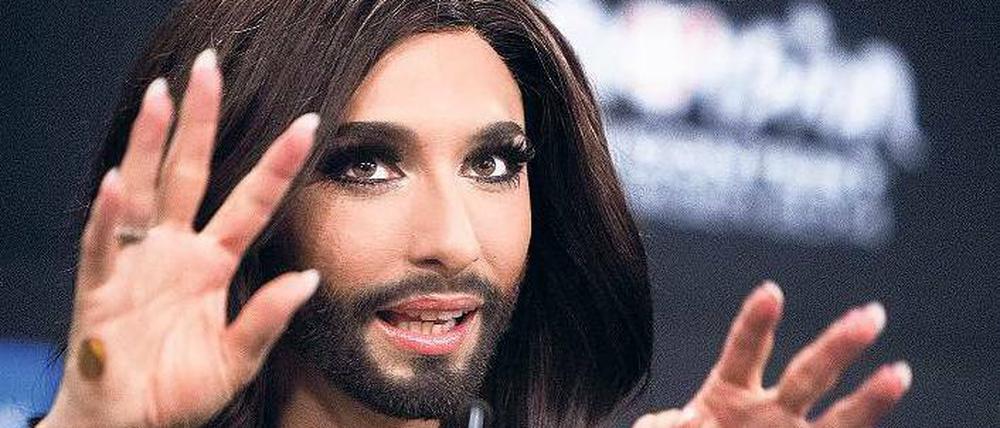 Geschlechterrollen sind nicht immer eindeutig. Conchita Wurst mit Bart und Perücke nach ihrem Sieg in Kopenhagen.