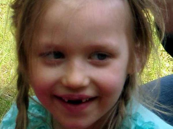 Das Foto der fünfjährigen Inga von der Polizeidirektion Sachsen-Anhalt Nord. Das Mädchen wird vermisst. 