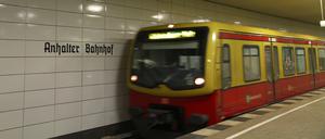 Der Anhalter Bahnhof liegt im Nord-Süd-Tunnel, einer der zentralen Routen der Berliner S-Bahn.