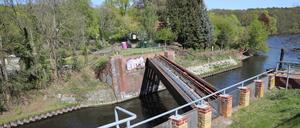 Die „Enver-Pascha-Brücke“ zwischen Babelsberg und Klein Glienicke wurde im Zweiten Weltkrieg zerstört.