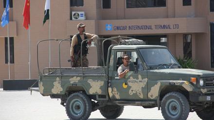 Pakistanisches Militär im Hafen von Gwadar, Baluchistan.