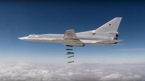 Ein Tu-22M3 Langstreckenbomber, der IS-Gebiete in Syrien attackiert (Archivbild vom 26.11.2017).