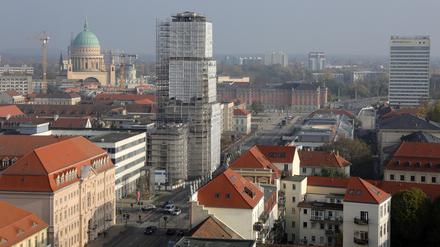 Die Baustelle für den Turm der Garnisonkirche in der Breiten Straße.