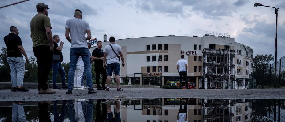 Das bei dem Luftangriff getroffene Hotel in Saporischschja.   