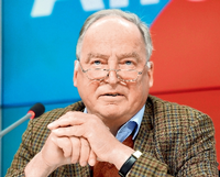 Der brandenburgische AfD-Chef Alexander Gauland will für den Bundestag kandidieren - in Frankfurt (Oder).
