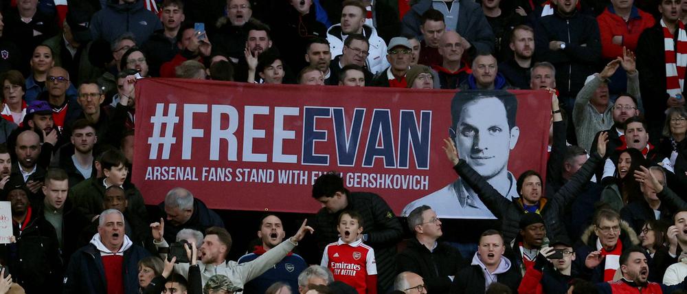 Gershkovichs Familie ist Teil einer großen Kampagne geworden, die sich unter dem Hashtag #FreeEvanNow für seine Freilassung einsetzt.