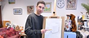 Arsenii Shapiro lernt am Rechenzentrum zeichnen. 