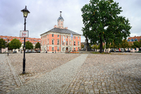 Das historische Rathaus auf dem Marktplatz stammt aus dem 18. Jahrhundert.